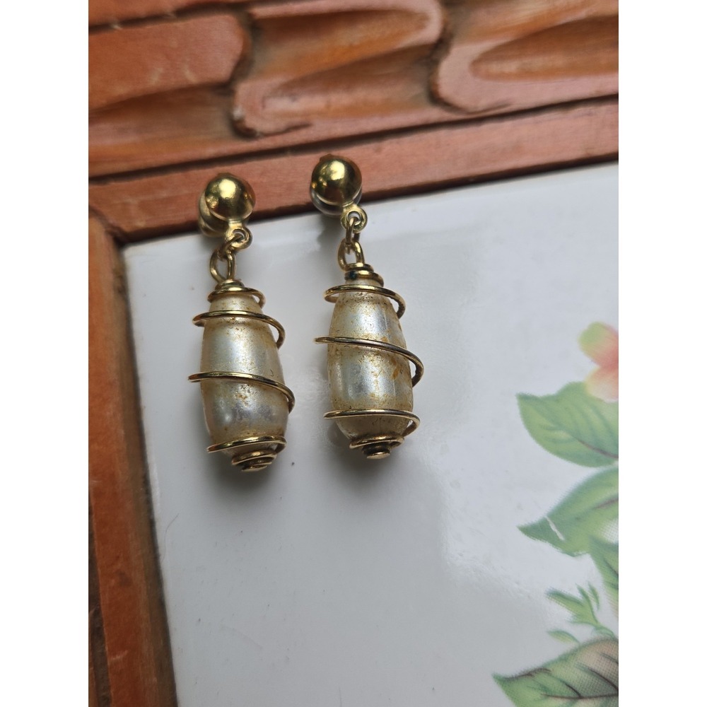 VINTAGE COILED TEAR DROP FAUX PEARL DANGLEβ DROP PIERCED EARRNGS